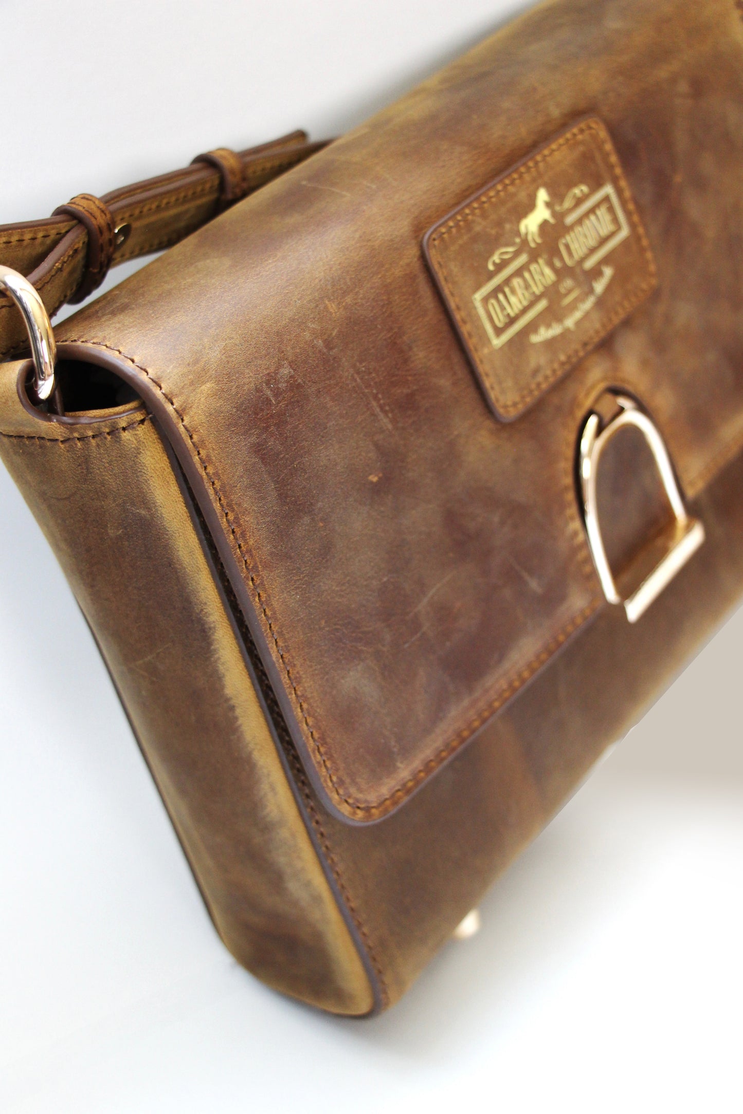 Oakbark & Chrome Limited Edition Shoulder Bag in Barnyard